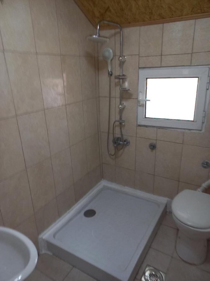 Albergue Traveler'S Rest - Near Podgorica Airport Mitrovici  Exterior foto