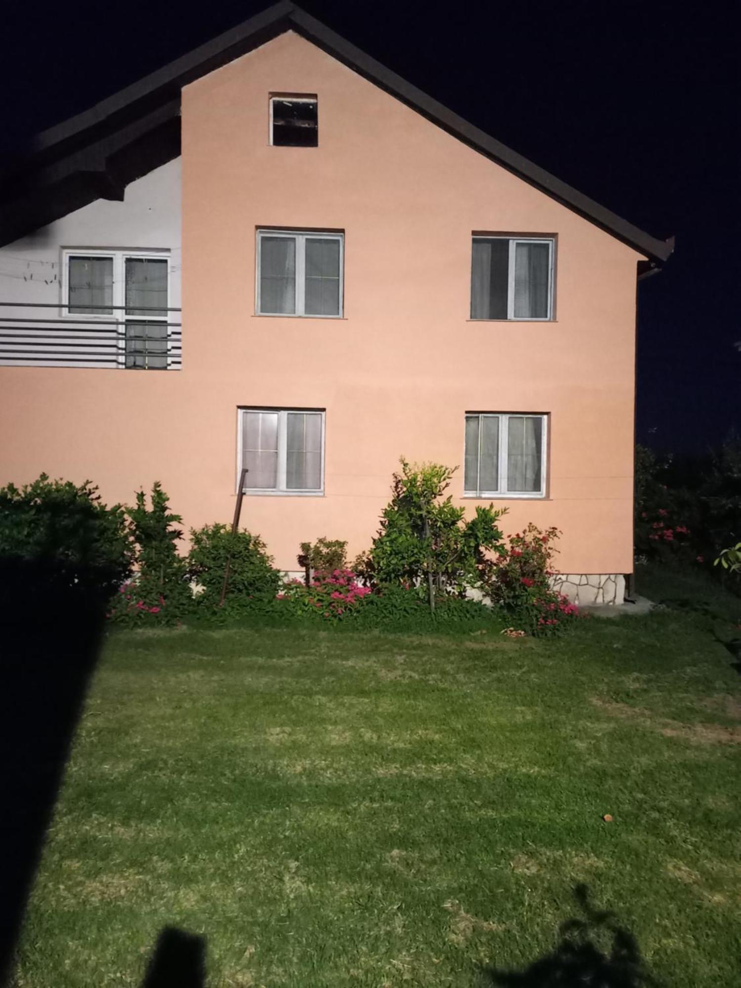 Albergue Traveler'S Rest - Near Podgorica Airport Mitrovici  Exterior foto